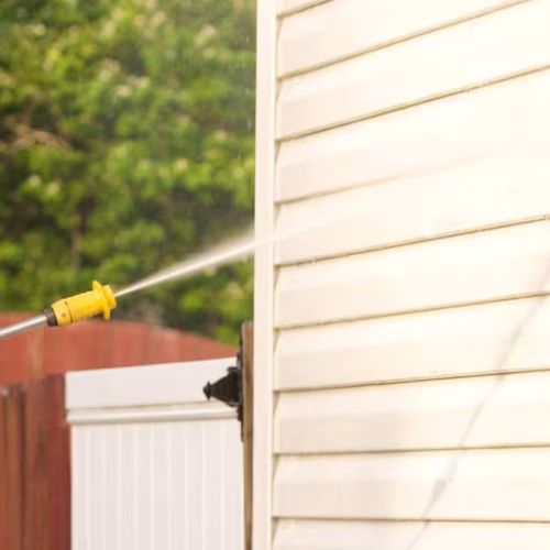 Cleaning-house-pressure-washing-machine-157475674-